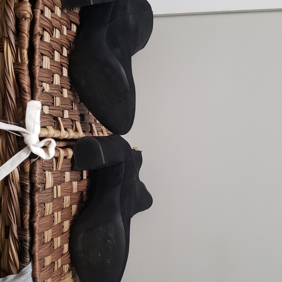 shoe dazzle block heel ankle boots. - Picture 4 of 4